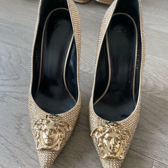 VERSACE Gold crystal Palazzo Medusa pumps - Picture 2 of 7